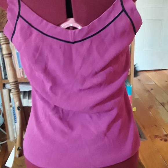 Pink and black tank top - Picture 2 of 3